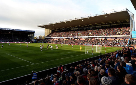 賽季中穩居 賽季中穩居